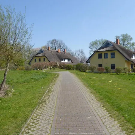 Reetdachhaus Holunder 3, 6 Personen, Kamin, W-lan Puddemin