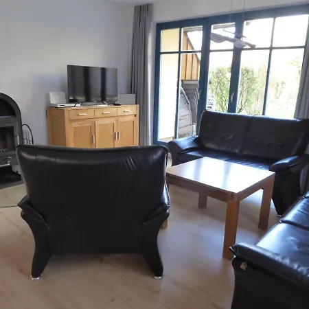 Reetdachhaus Holunder 3, 6 Personen, Kamin, W-lan *